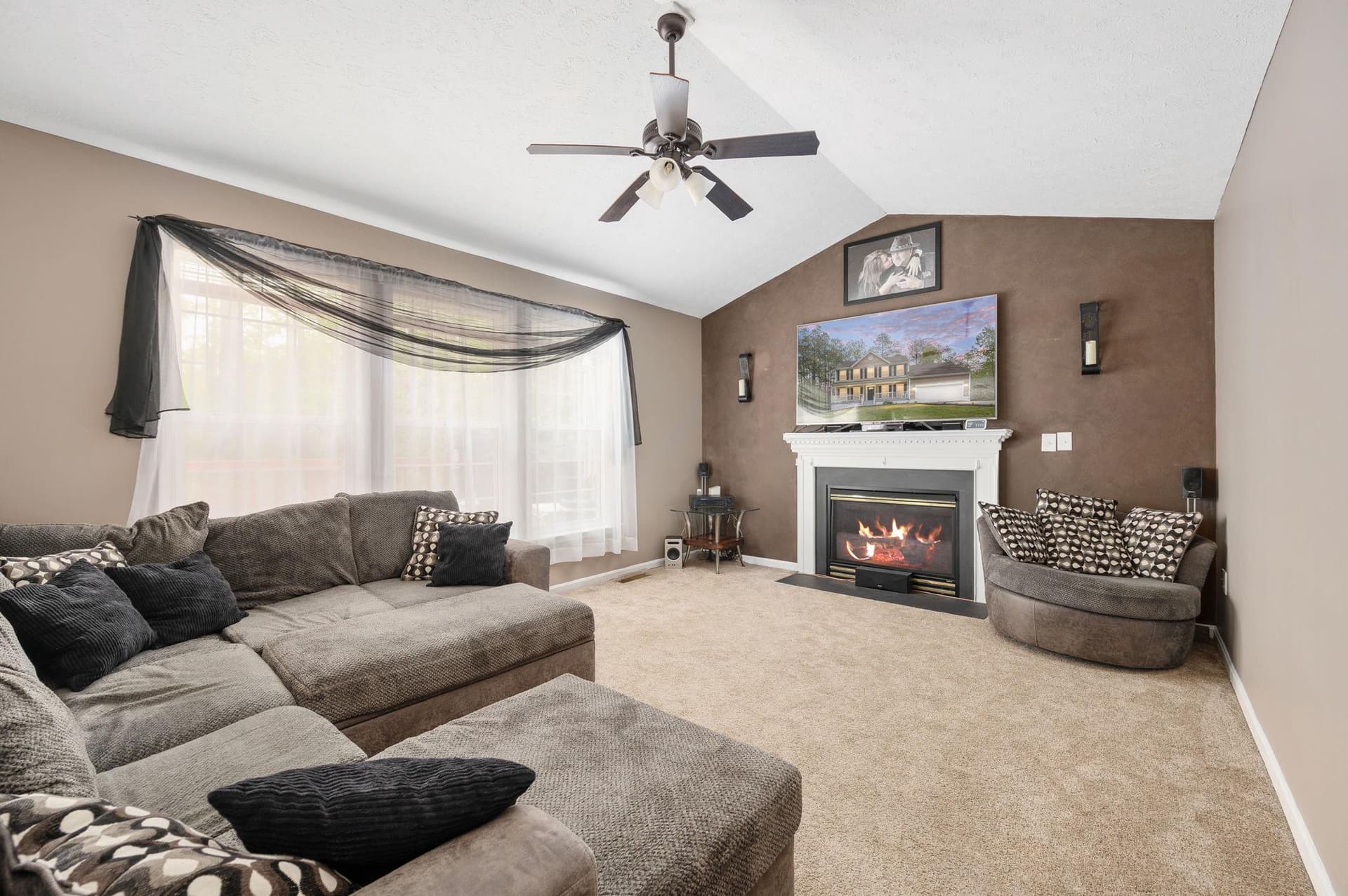 100 Surrey Drive photo 33