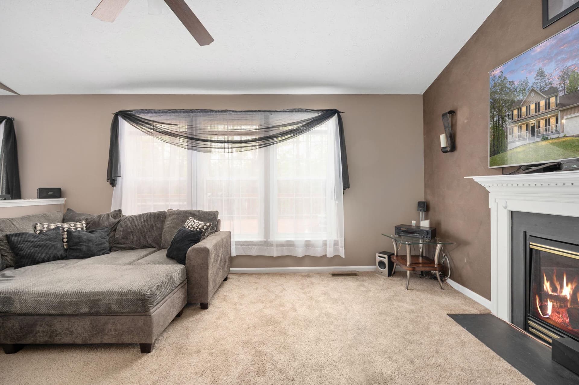 100 Surrey Drive photo 34