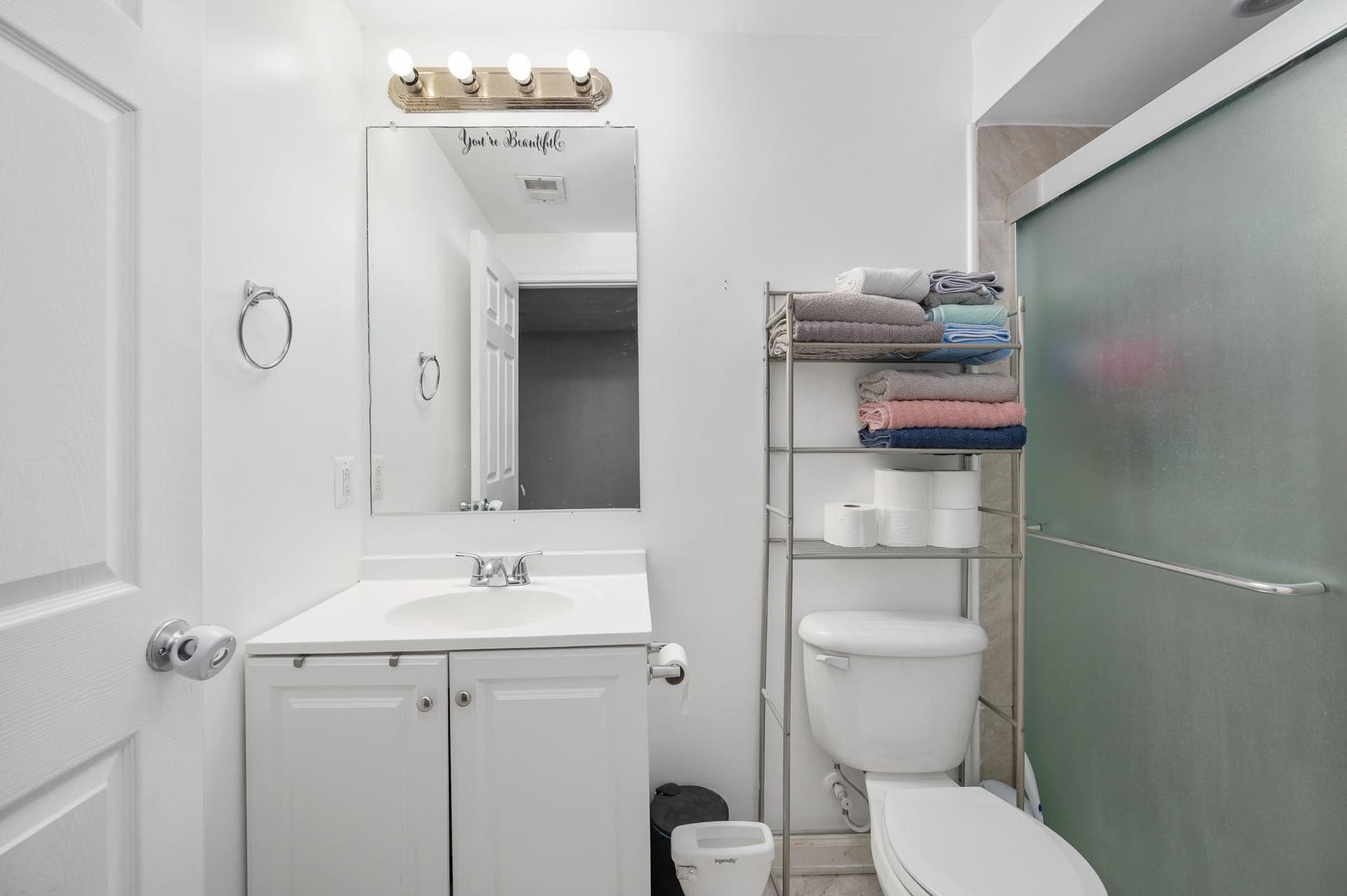 100 Surrey Drive photo 41