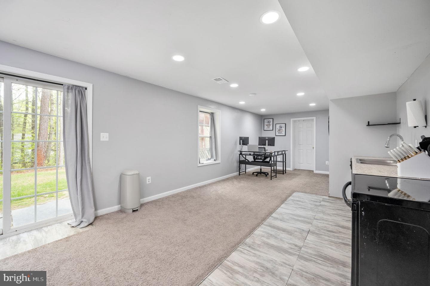 100 Surrey Drive photo 46