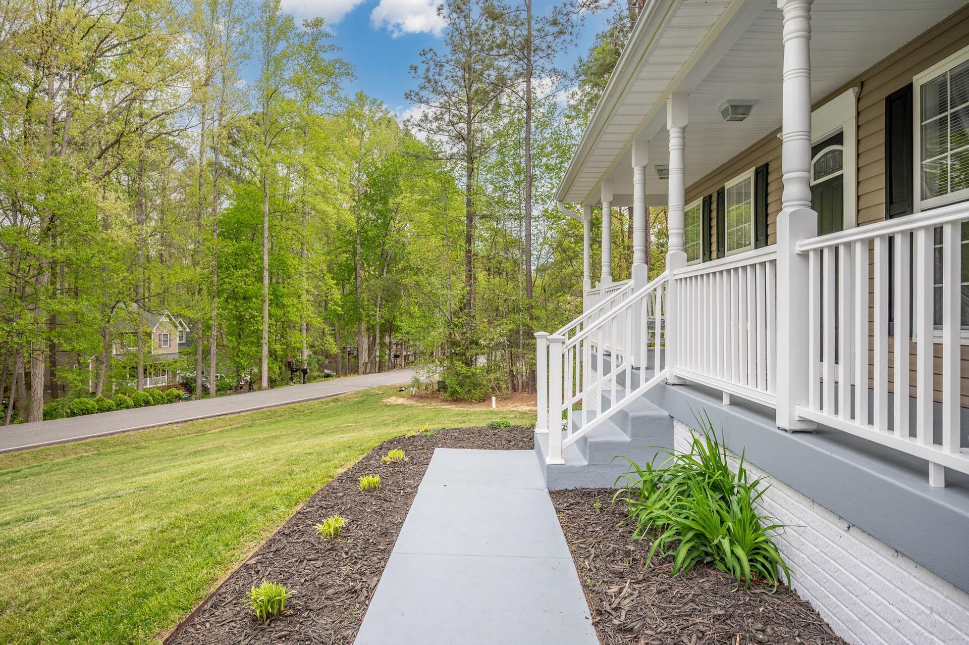 100 Surrey Drive photo 7