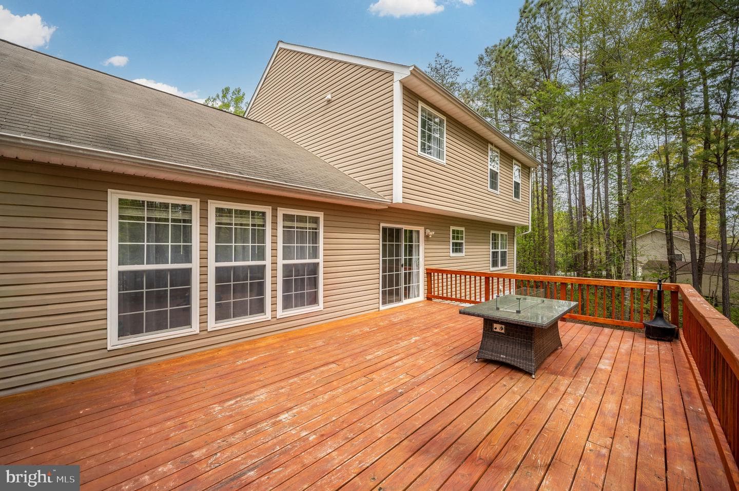 100 Surrey Drive photo 76