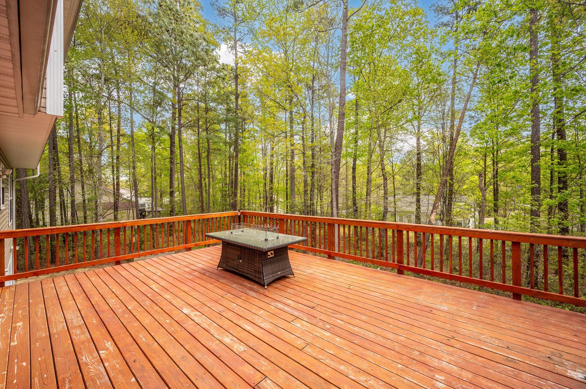 100 Surrey Drive photo 78