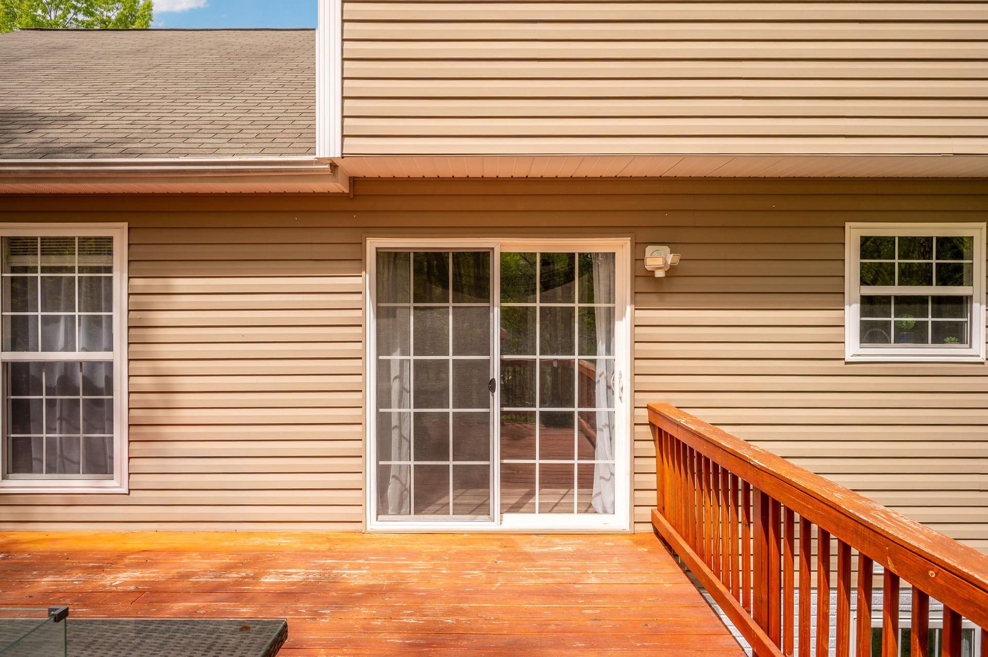 100 Surrey Drive photo 80