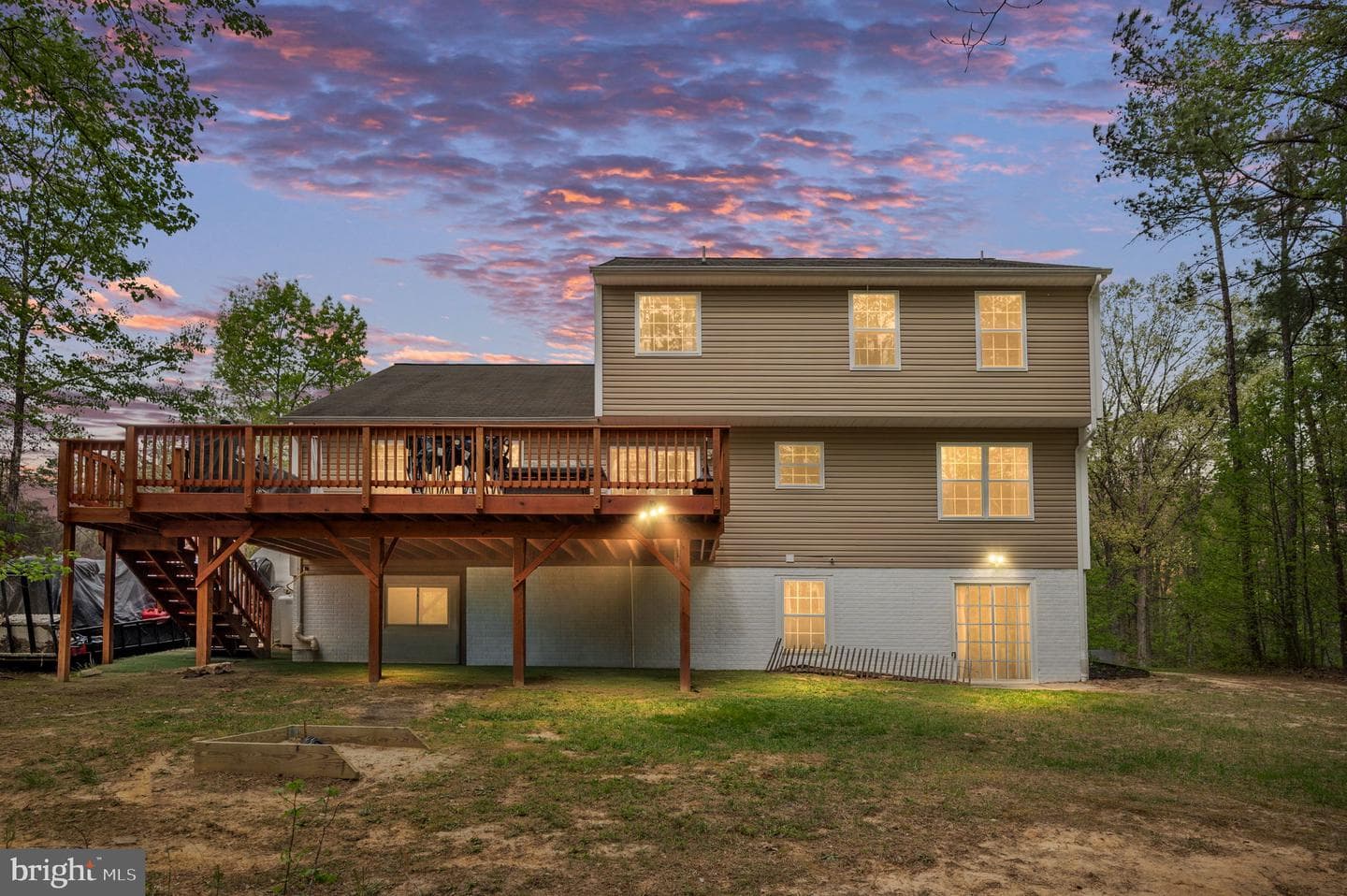 100 Surrey Drive photo 82