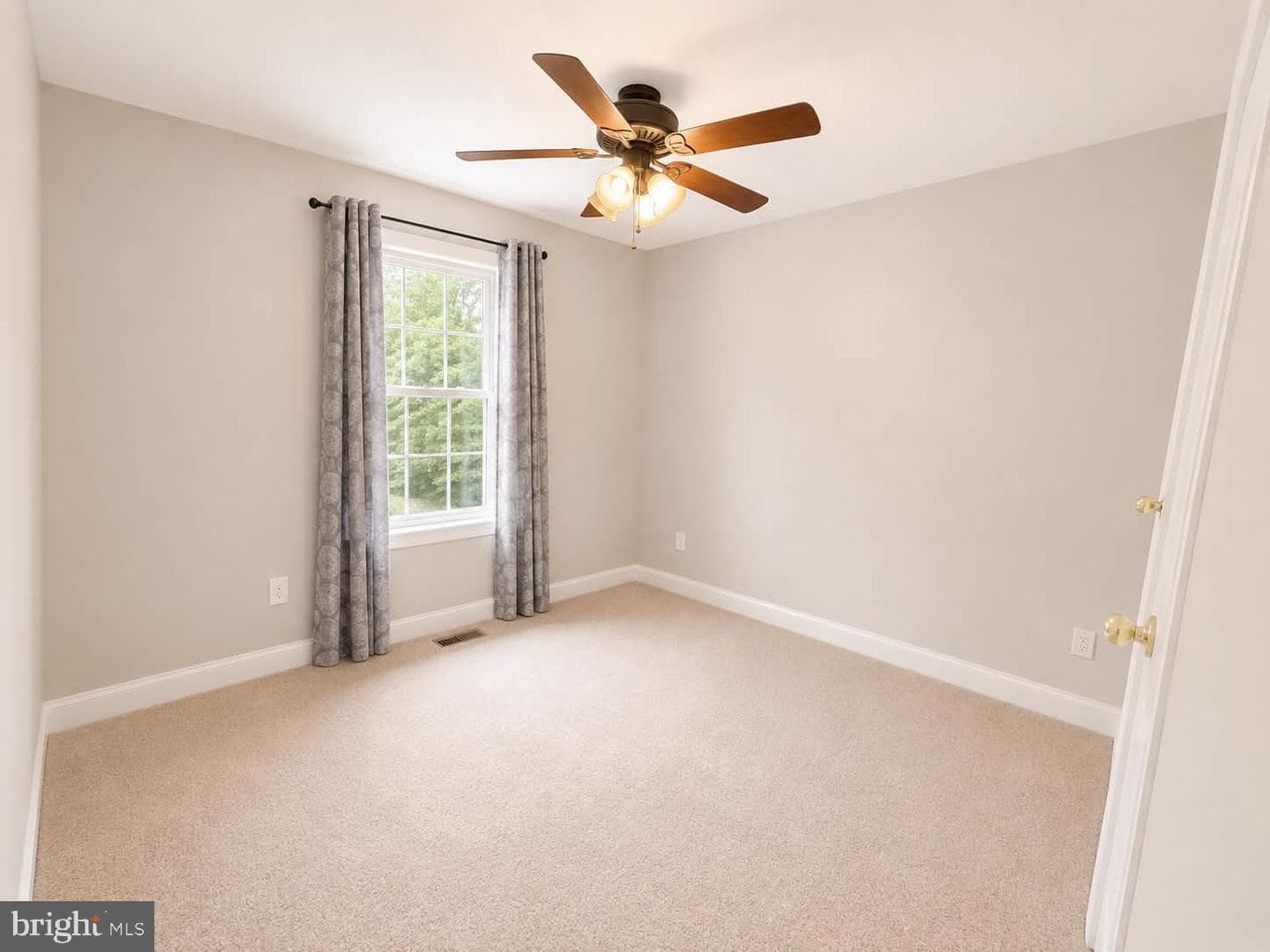 409 Cornwall Drive photo 21