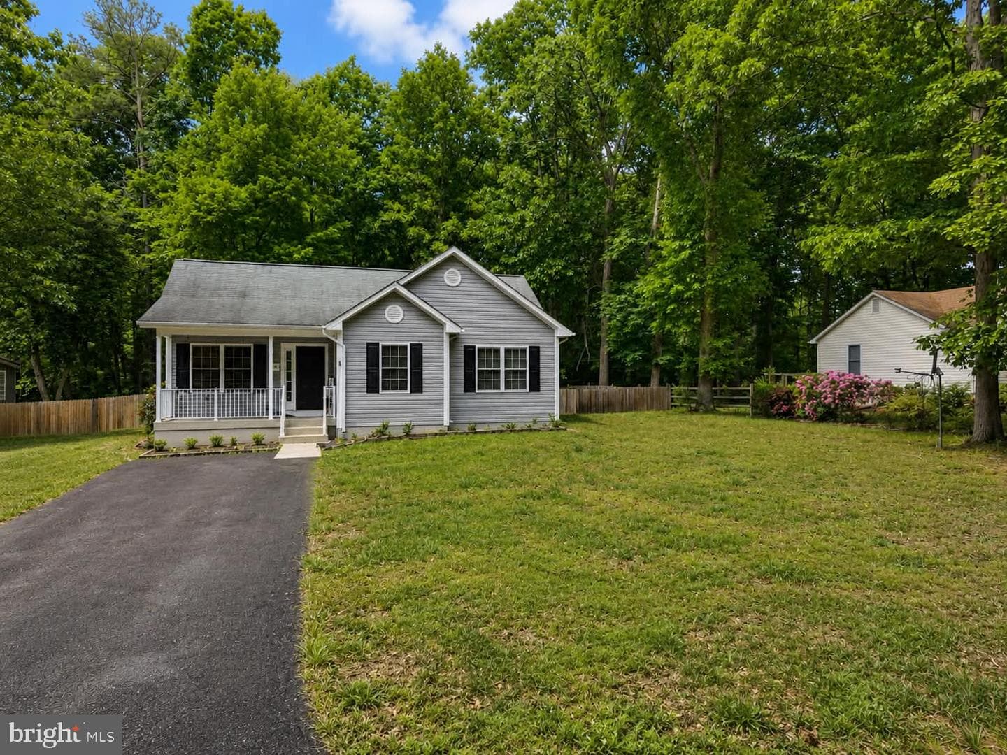 409 Cornwall Drive photo 3