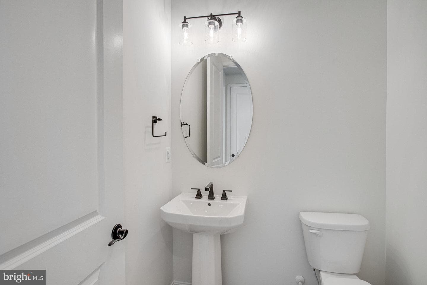 7099 Resolution Way photo 5