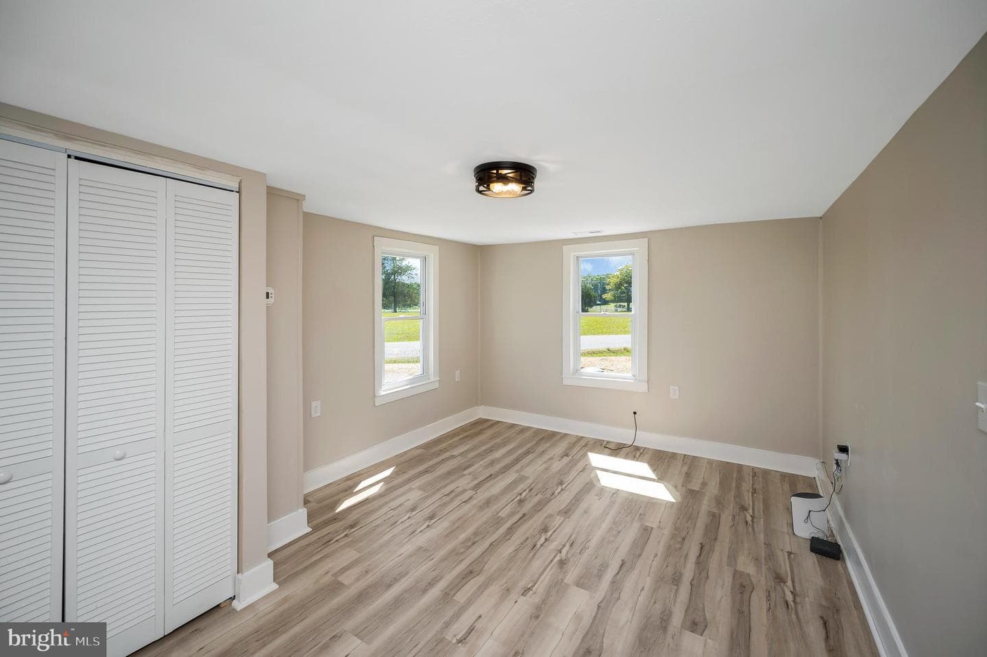 9204 Woodford Rd photo 10