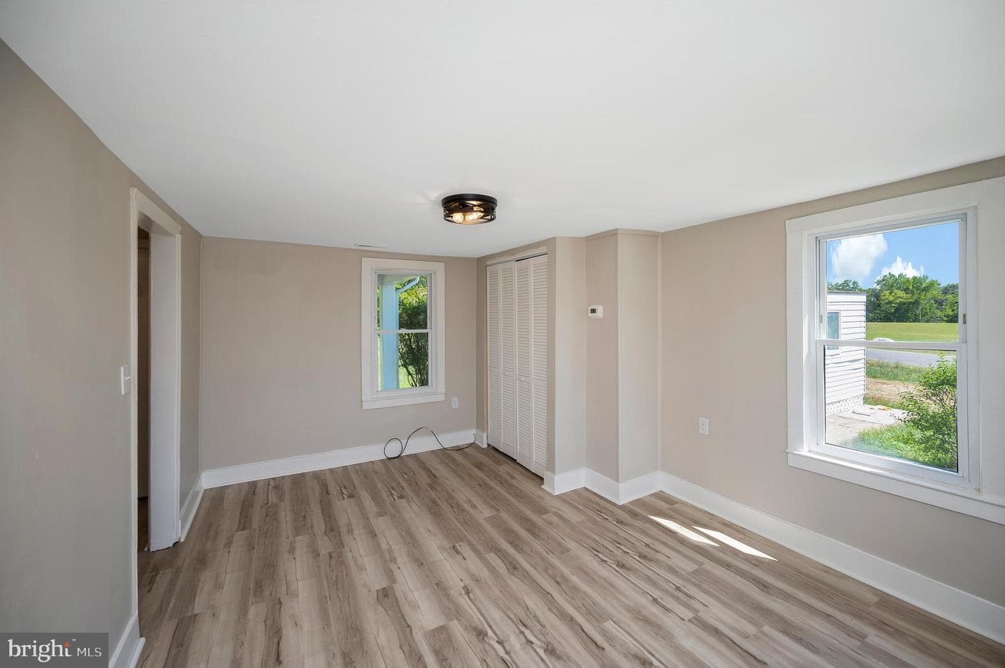 9204 Woodford Rd photo 11