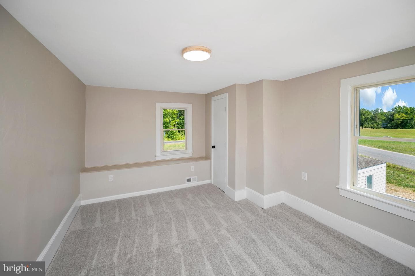 9204 Woodford Rd photo 21