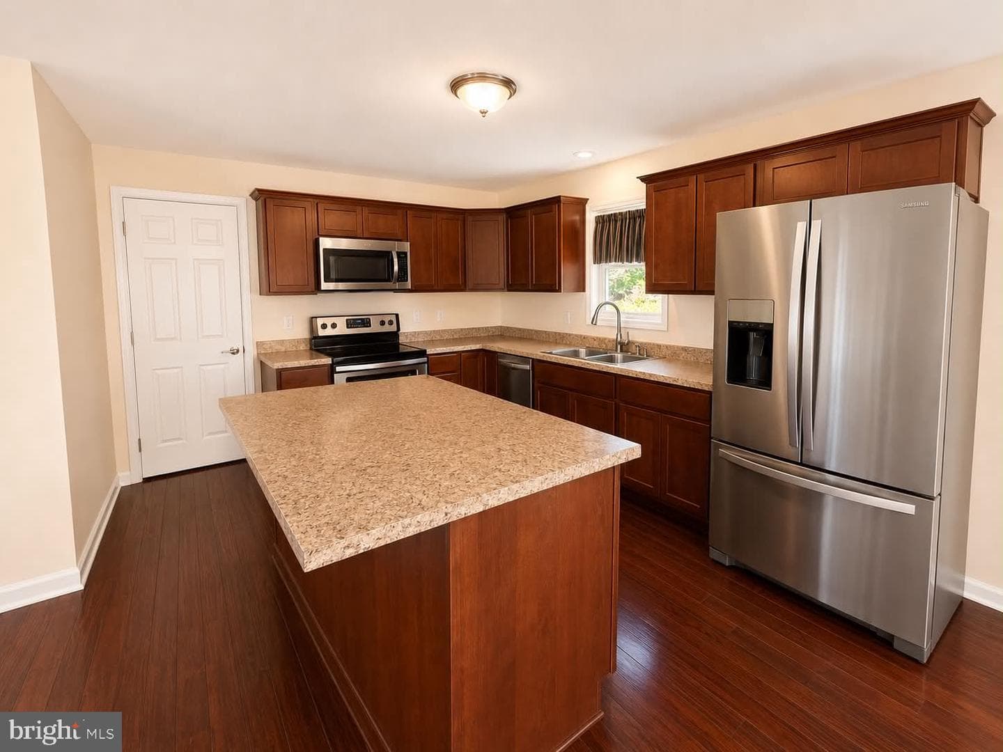 118 Gill Street photo 13
