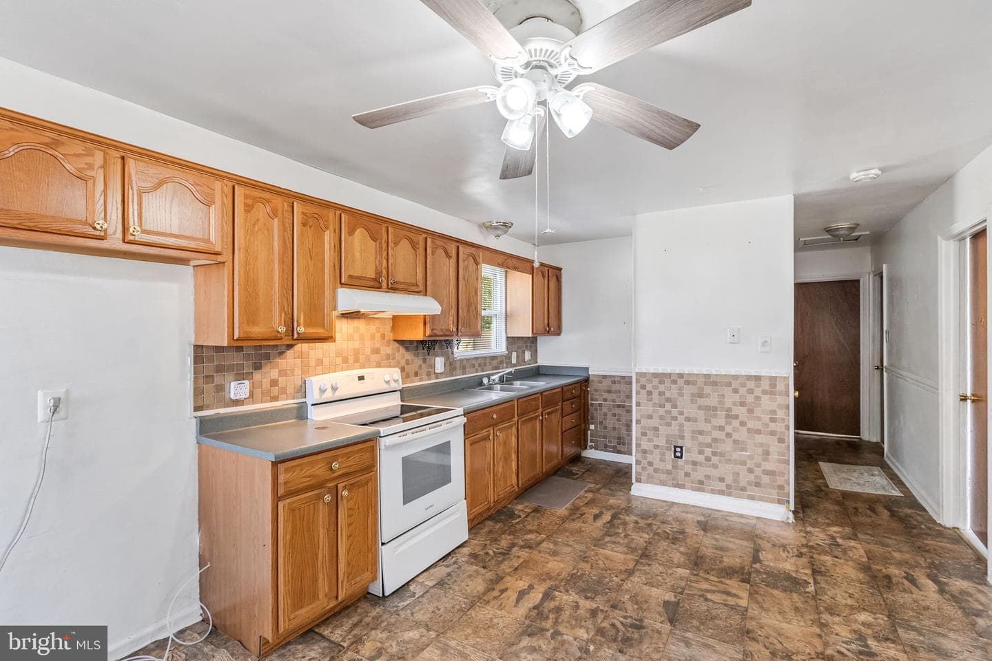 2511 Edgewood Drive photo 8