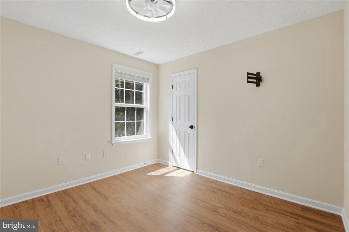 242 Cedar Ridge Dr photo 10