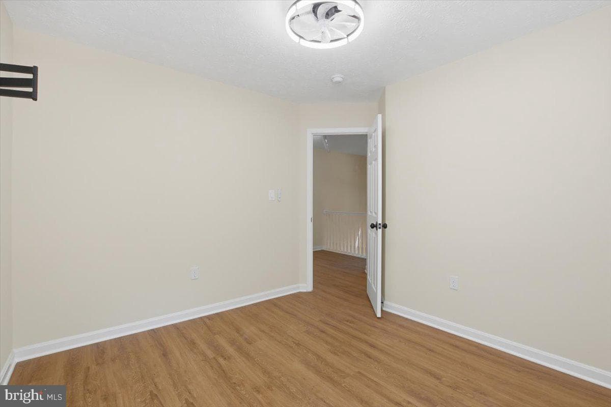 242 Cedar Ridge Dr photo 11
