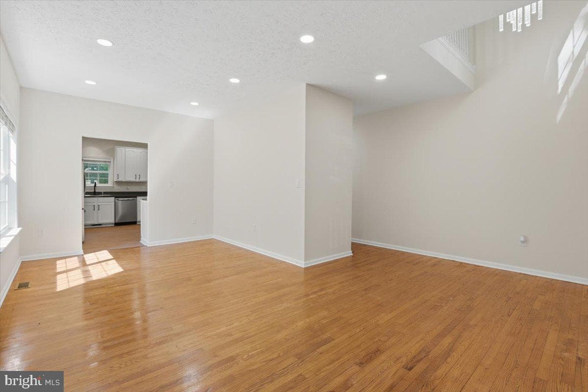 242 Cedar Ridge Dr photo 22