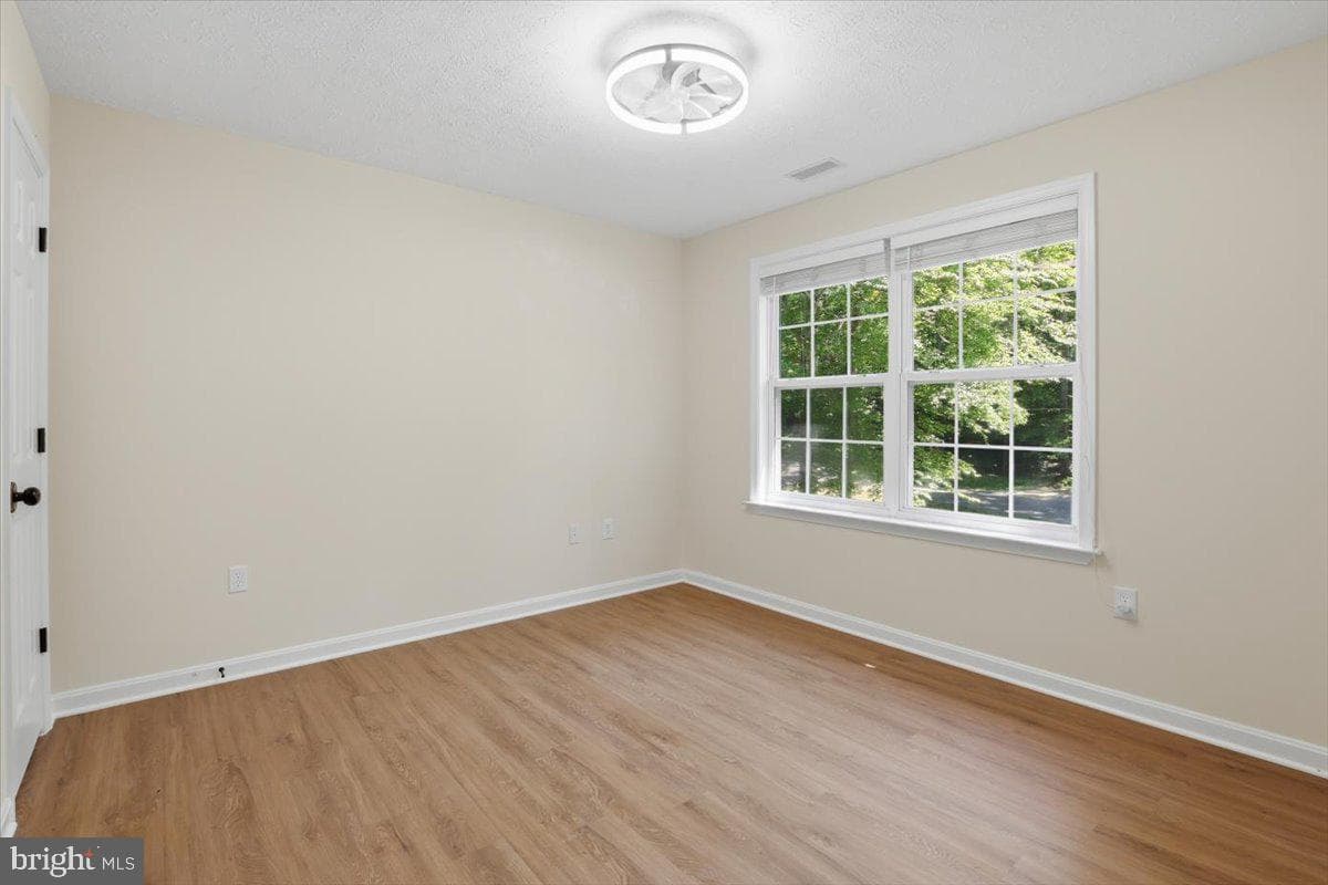 242 Cedar Ridge Dr photo 8