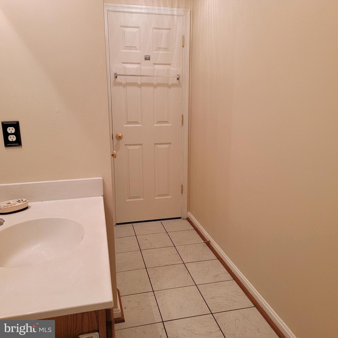66 Albertson Court photo 33