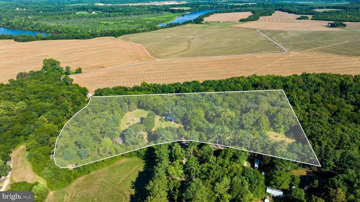 2349 Skinkers Neck Road photo 4