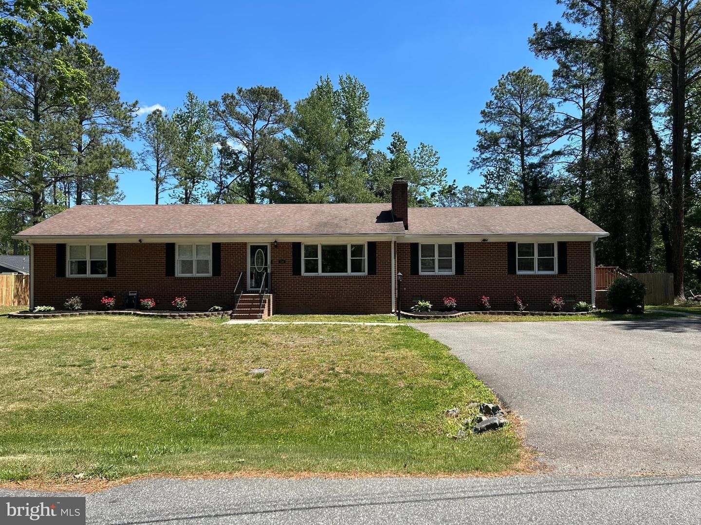 736 Annapolis Drive photo 3