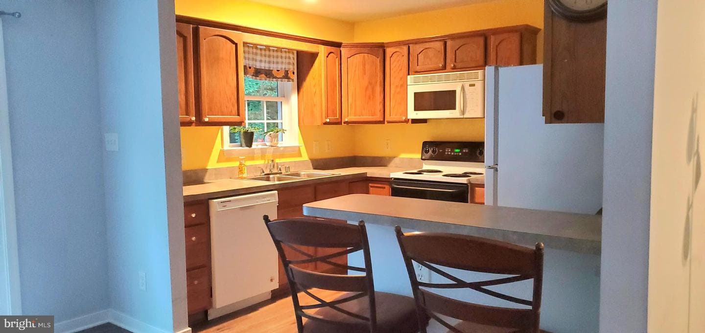 65 Albertson Court photo 10