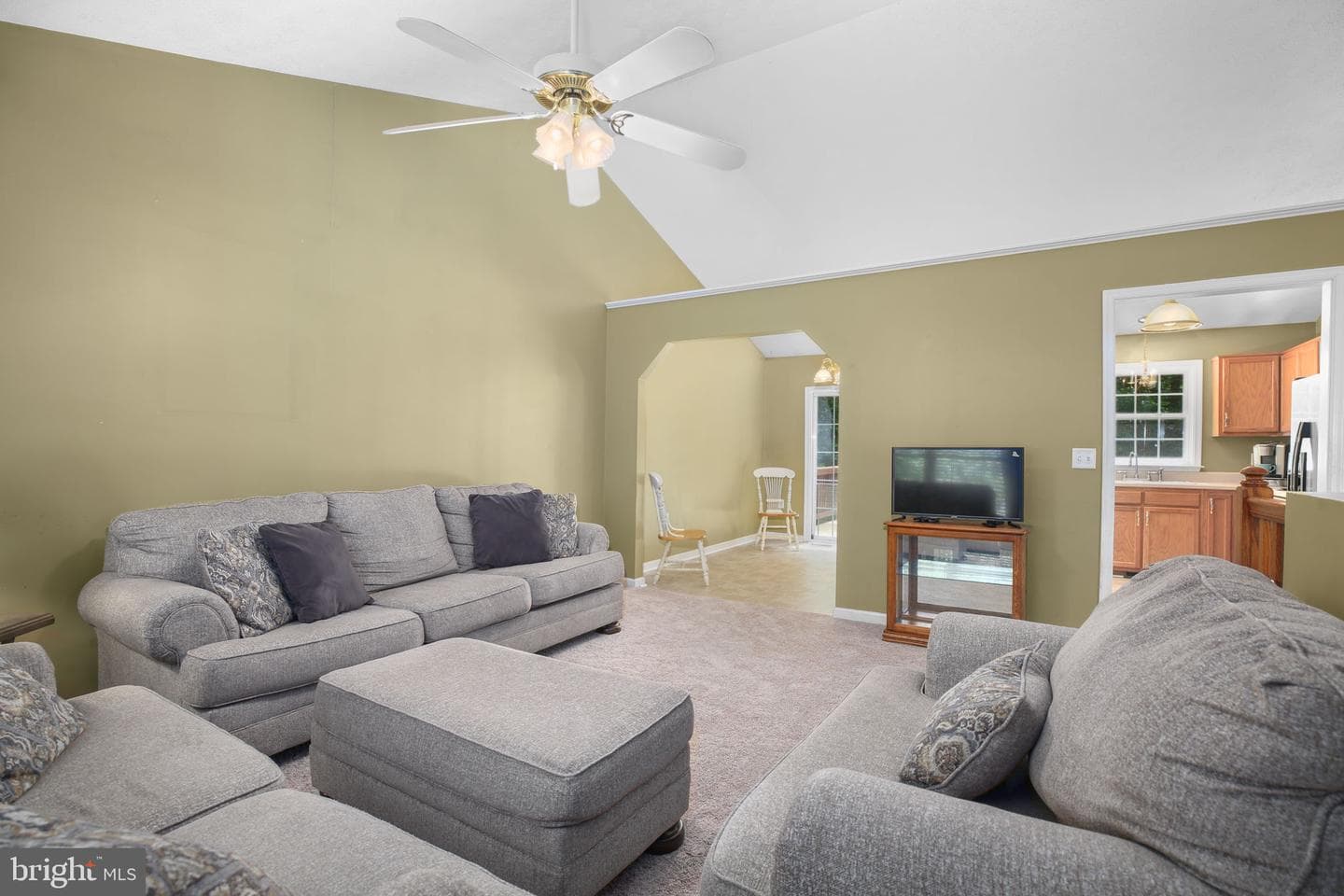 675 Welsh Drive photo 7