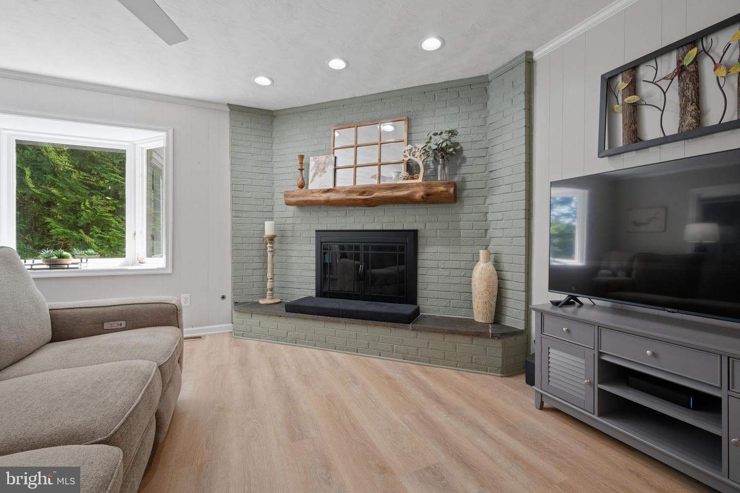 280 Lake Caroline Drive photo 16