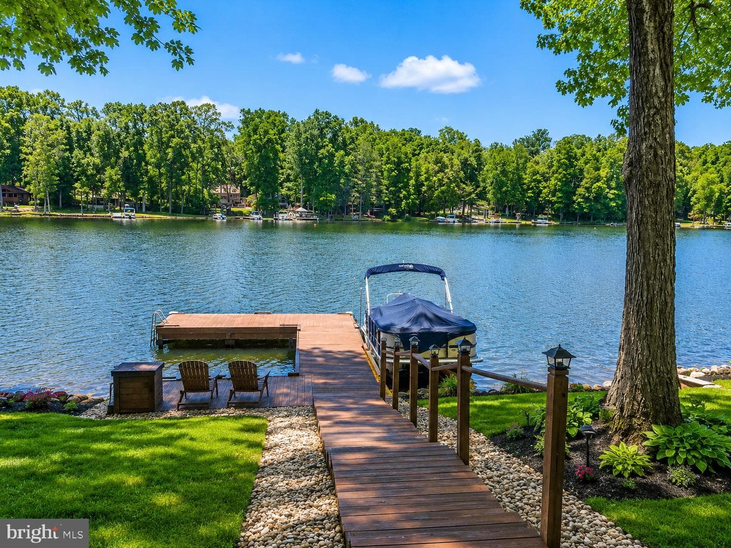 280 Lake Caroline Drive photo 3