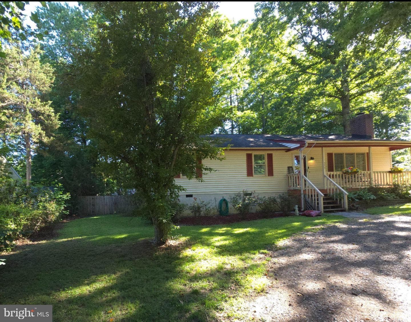 733 Canterbury Drive photo 4