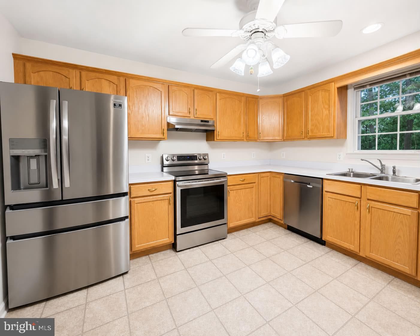 24 Simmons Cove photo 7