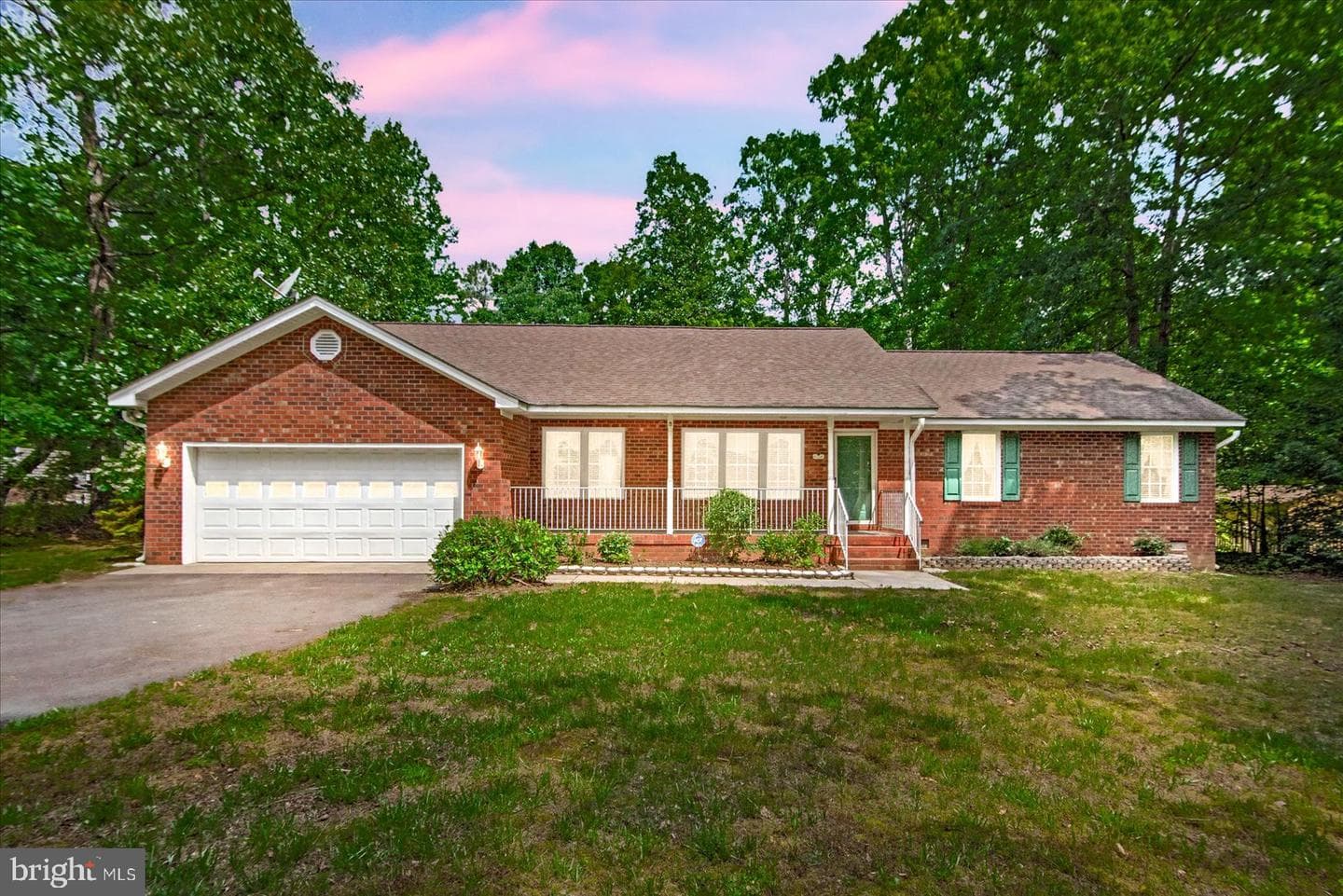 18084 Harding Drive, Bowling Green