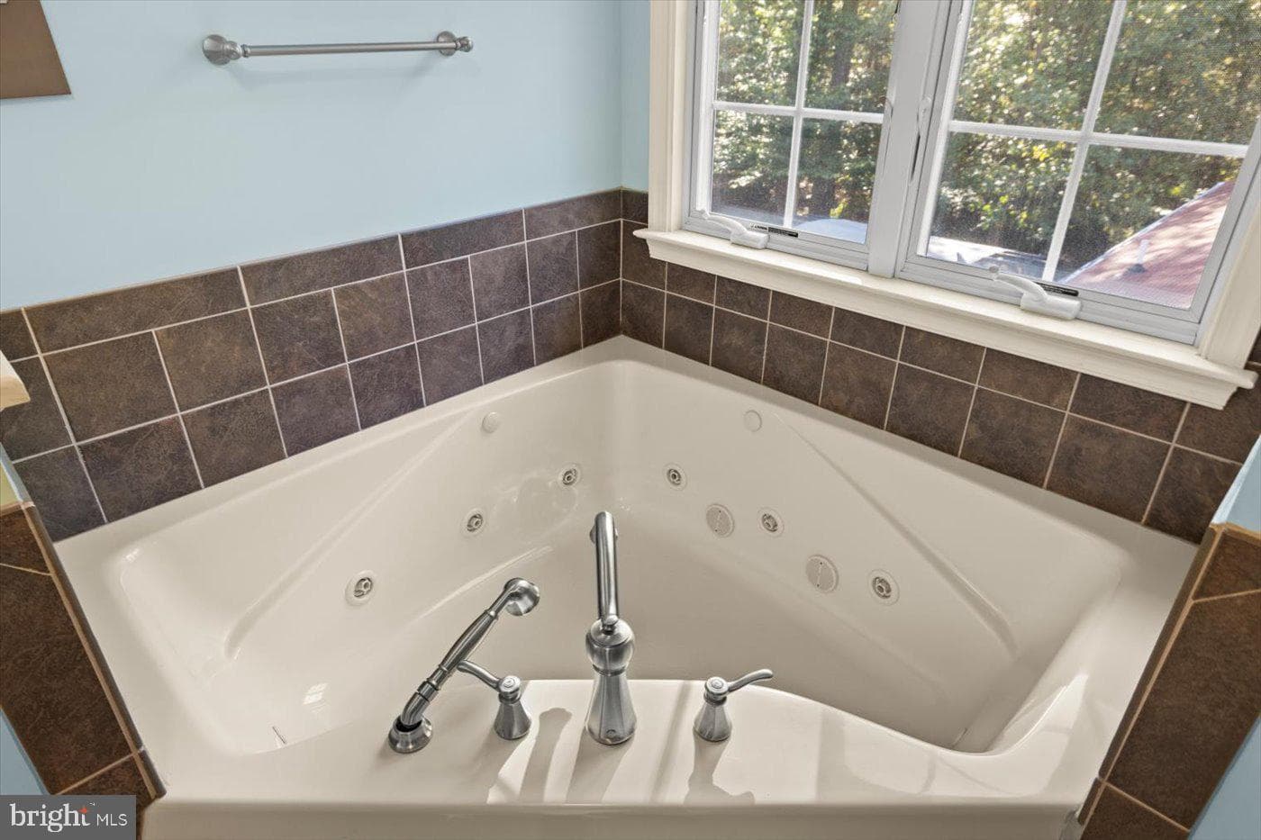 22617 Telegraph Road photo 35