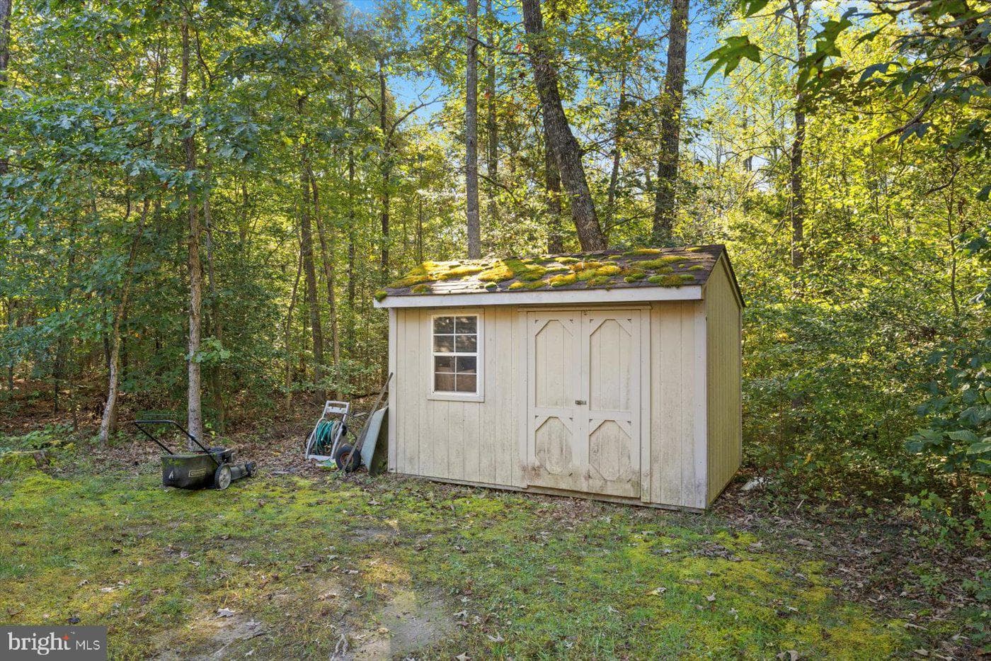 22617 Telegraph Road photo 43