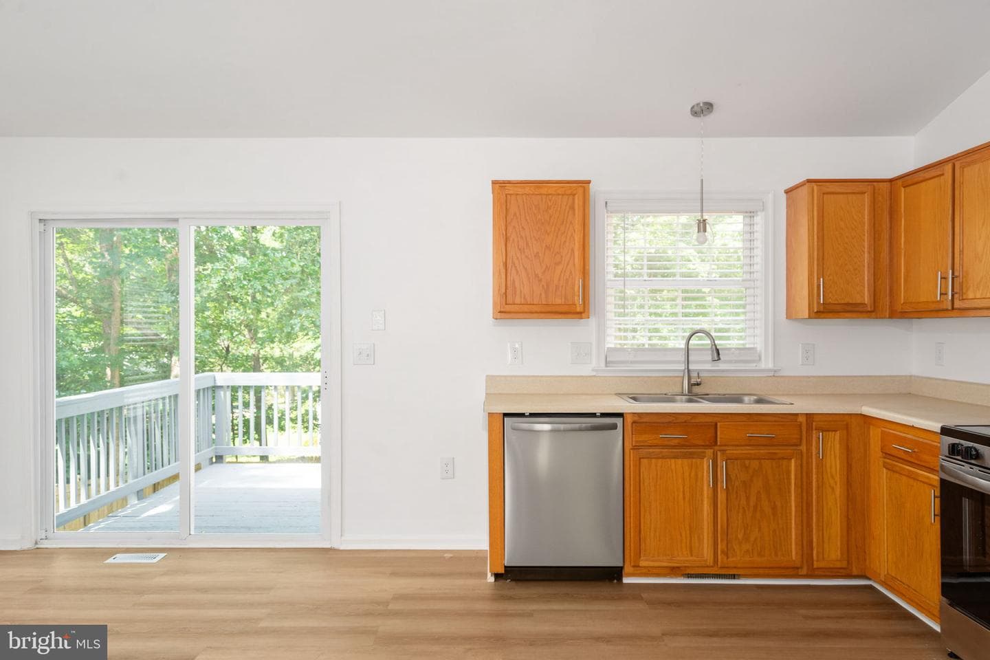 261 Manchester Drive photo 30