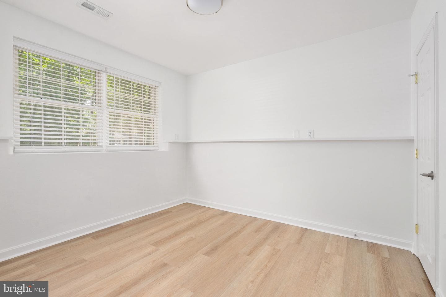 261 Manchester Drive photo 46