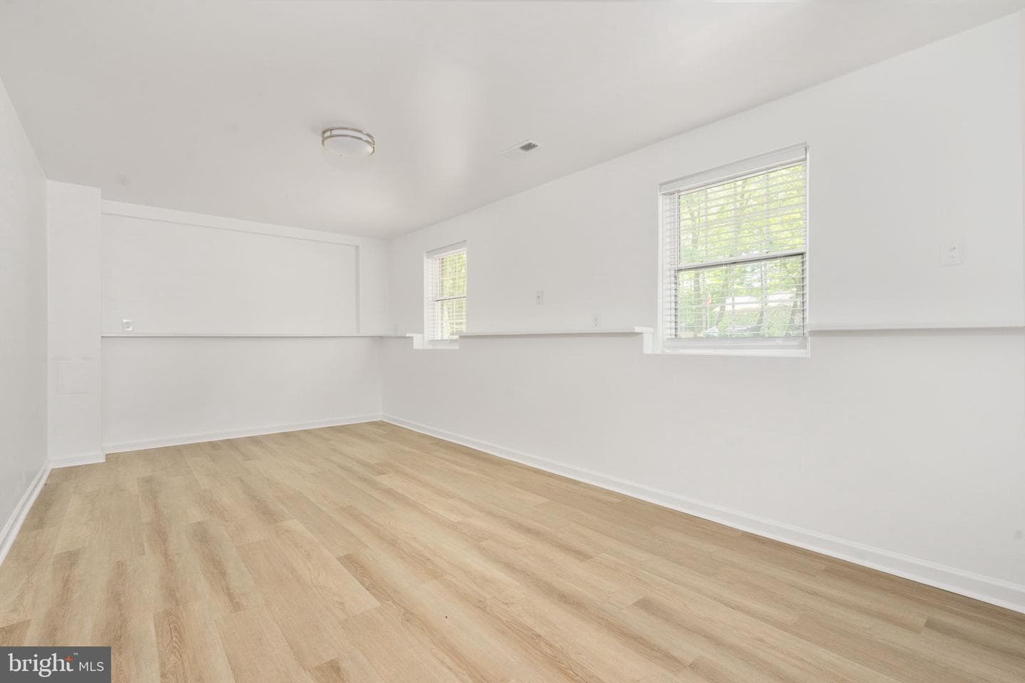261 Manchester Drive photo 51