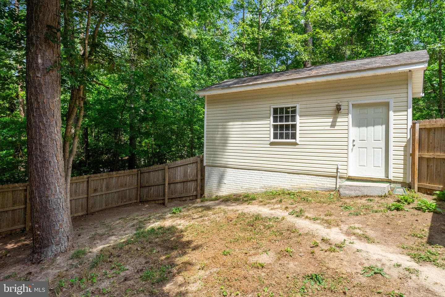261 Manchester Drive photo 58