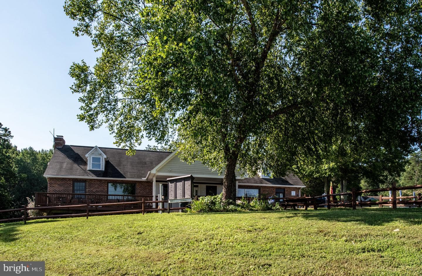 261 Manchester Drive photo 77