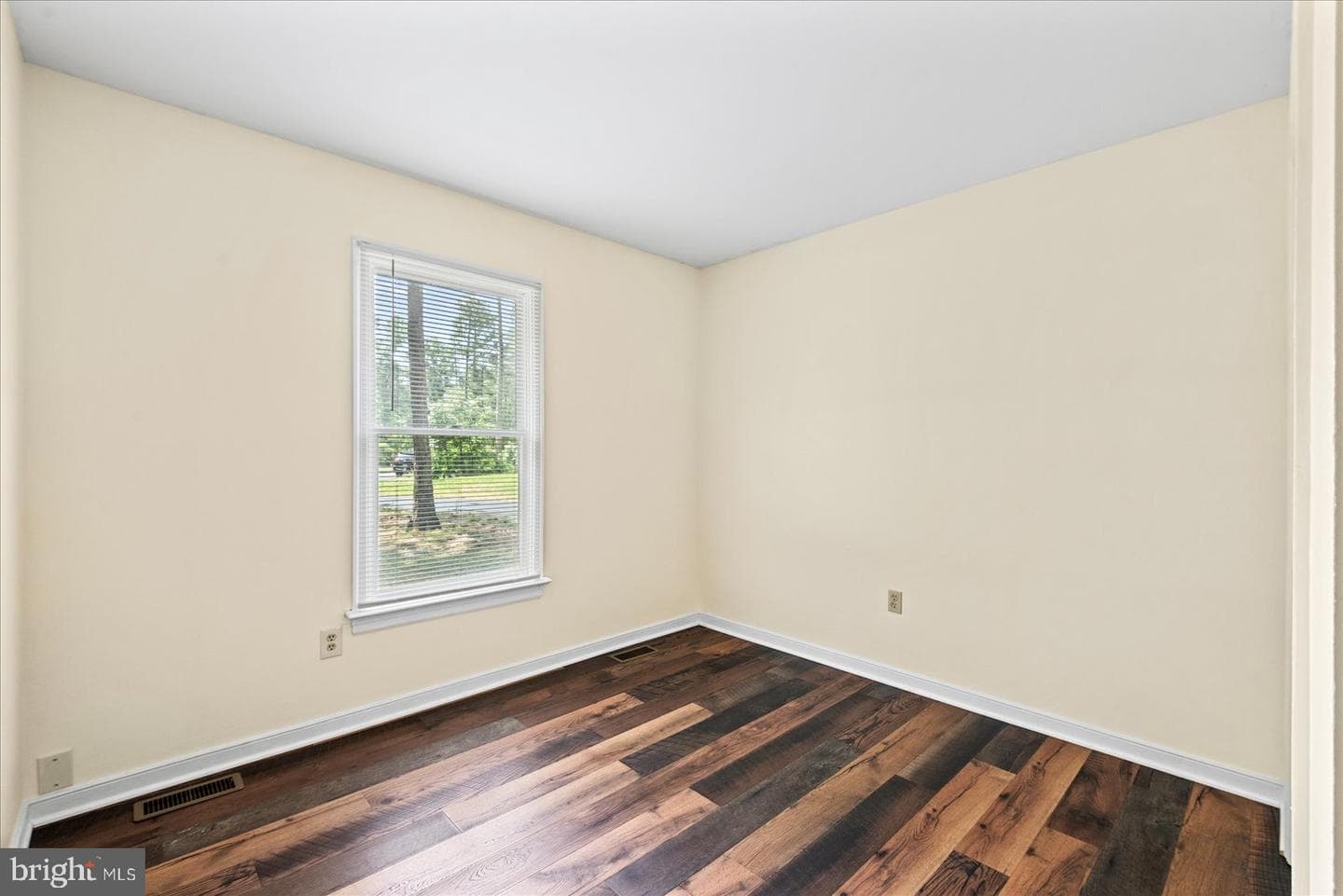 6 Kennedy Cove photo 17