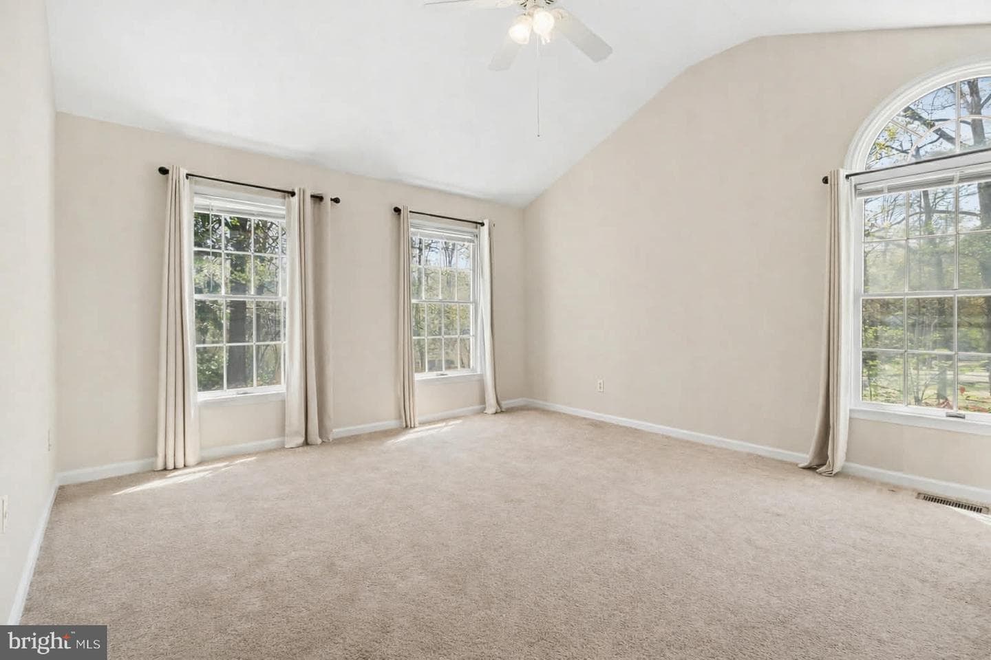 999 Lake Heritage Drive photo 22