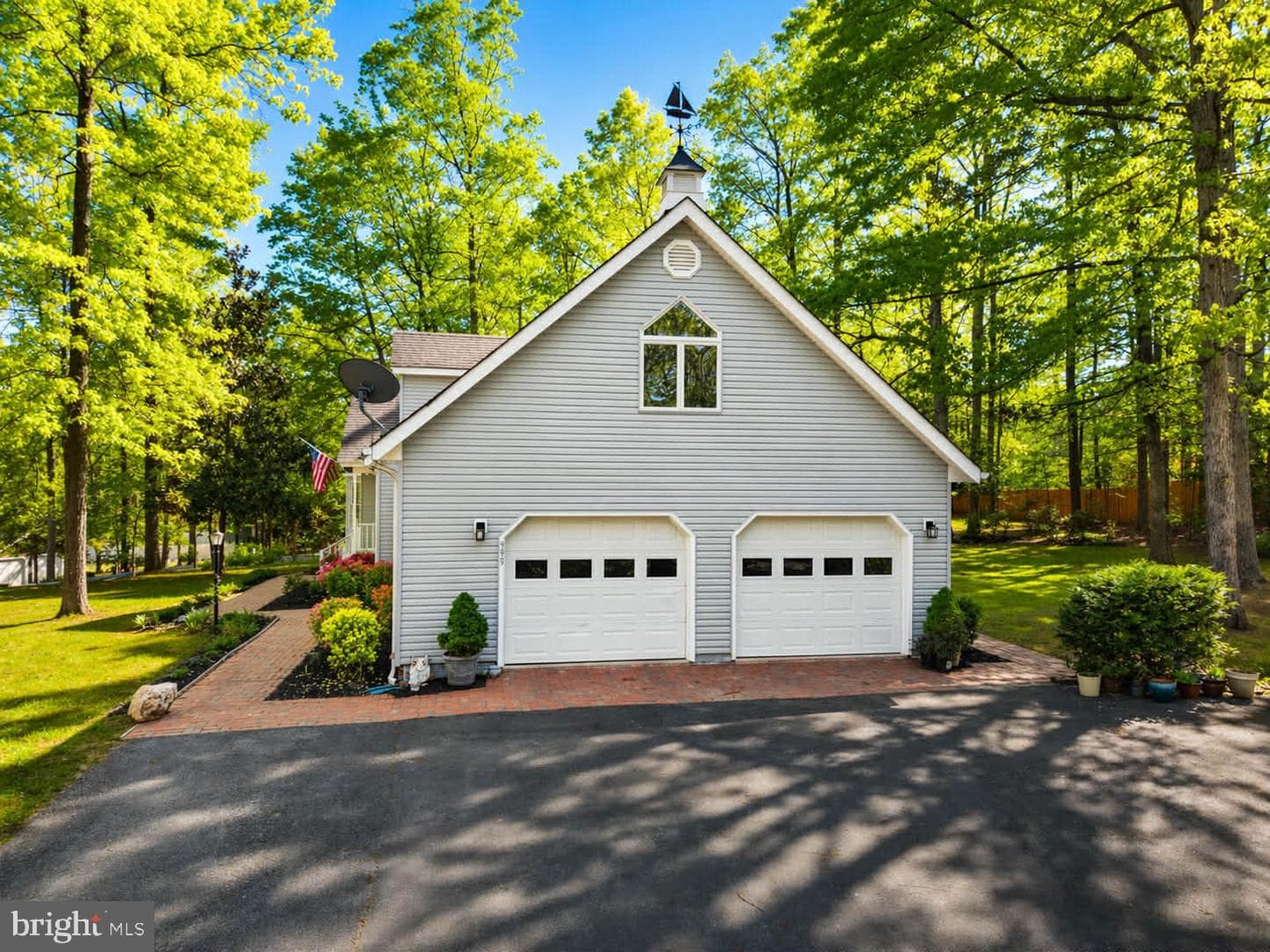 999 Lake Heritage Drive photo 4