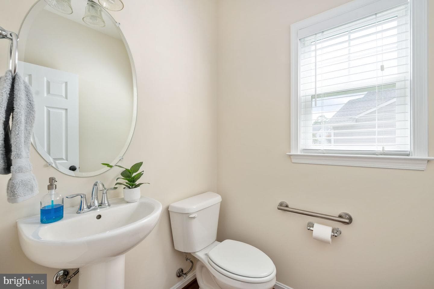 7323 Legacy Lane photo 15