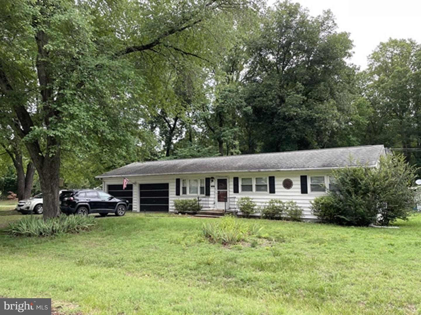 17047 Elm Street photo 3