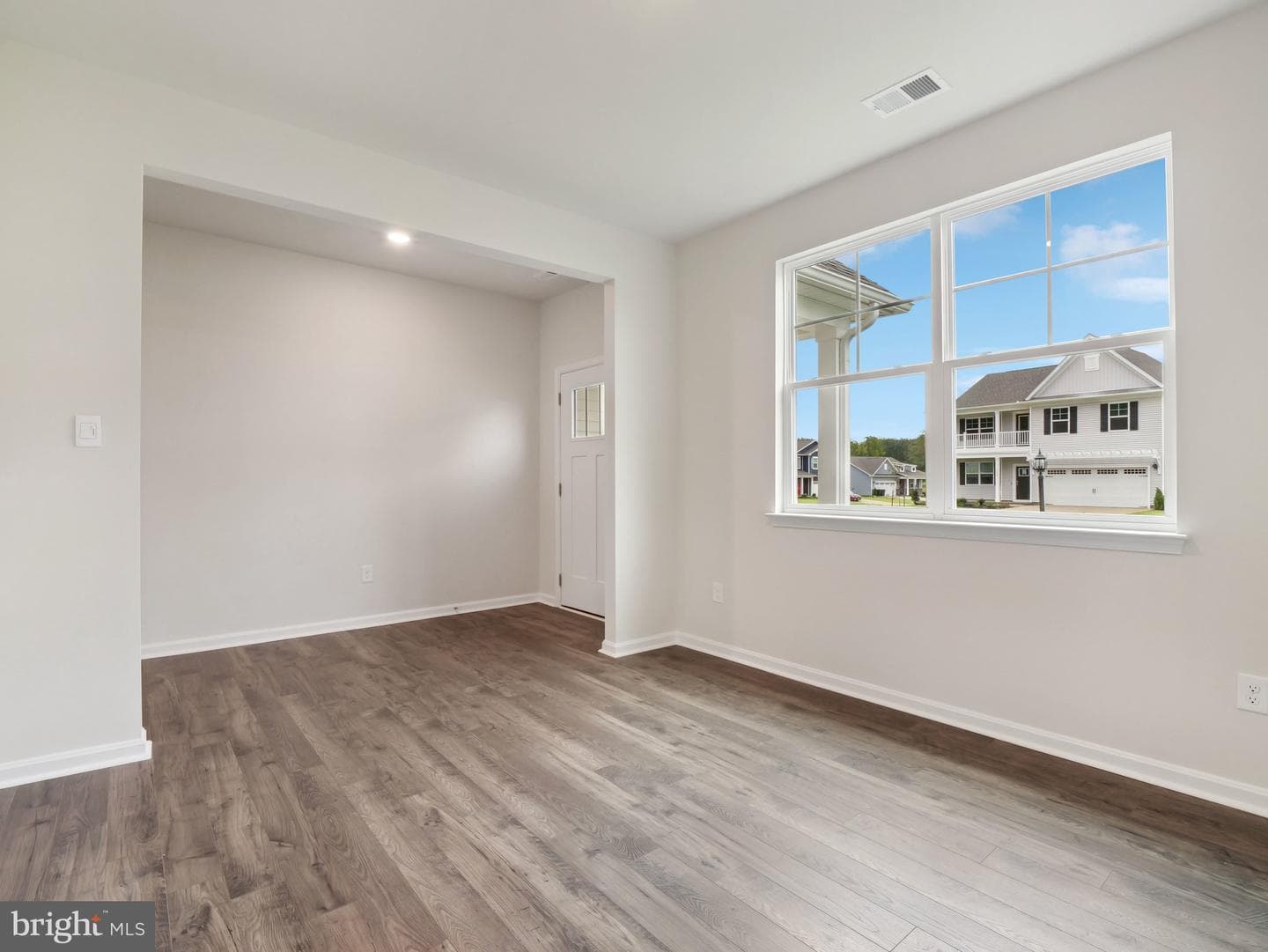 17417 Riverside Drive photo 10