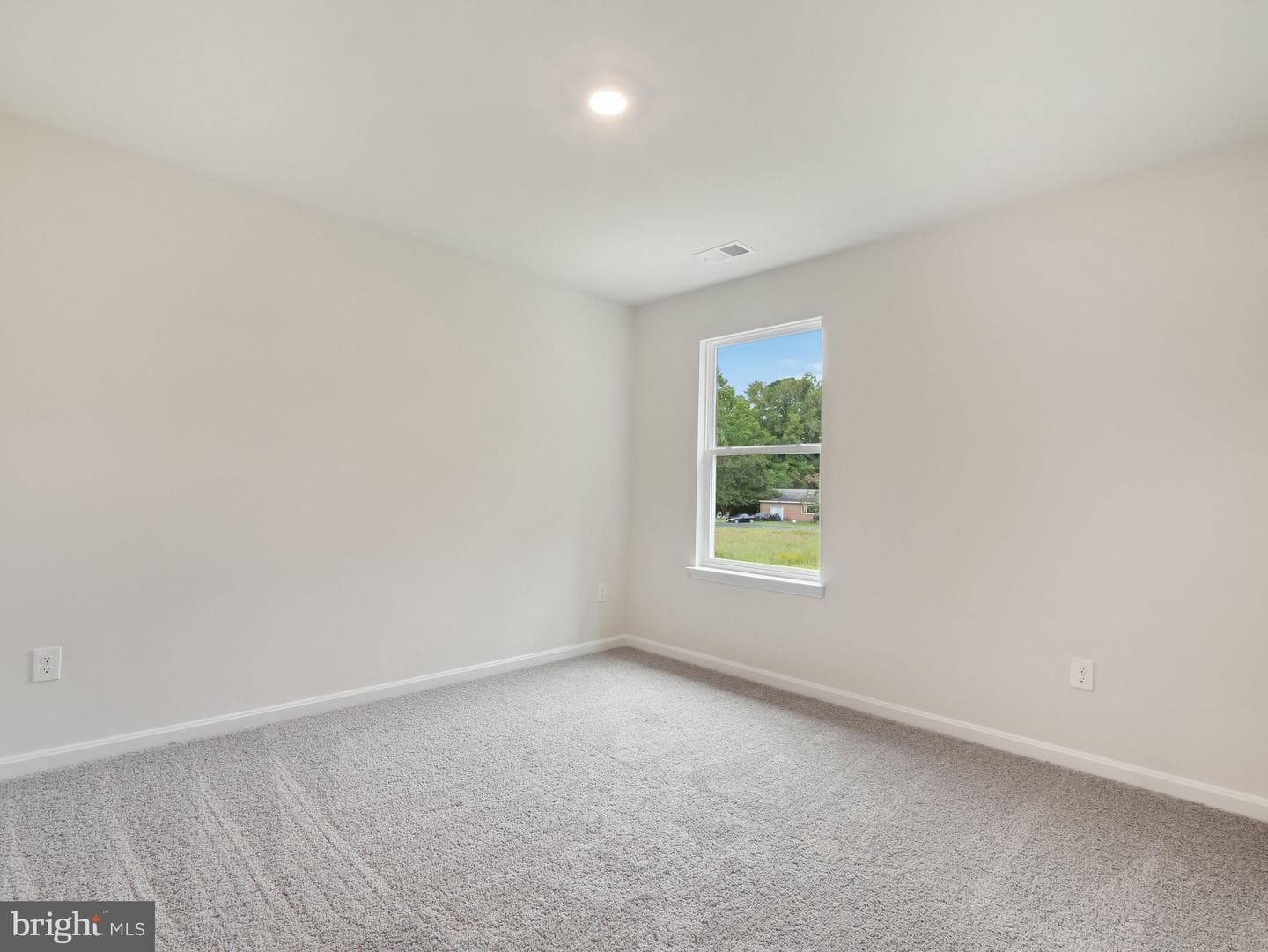 17417 Riverside Drive photo 16
