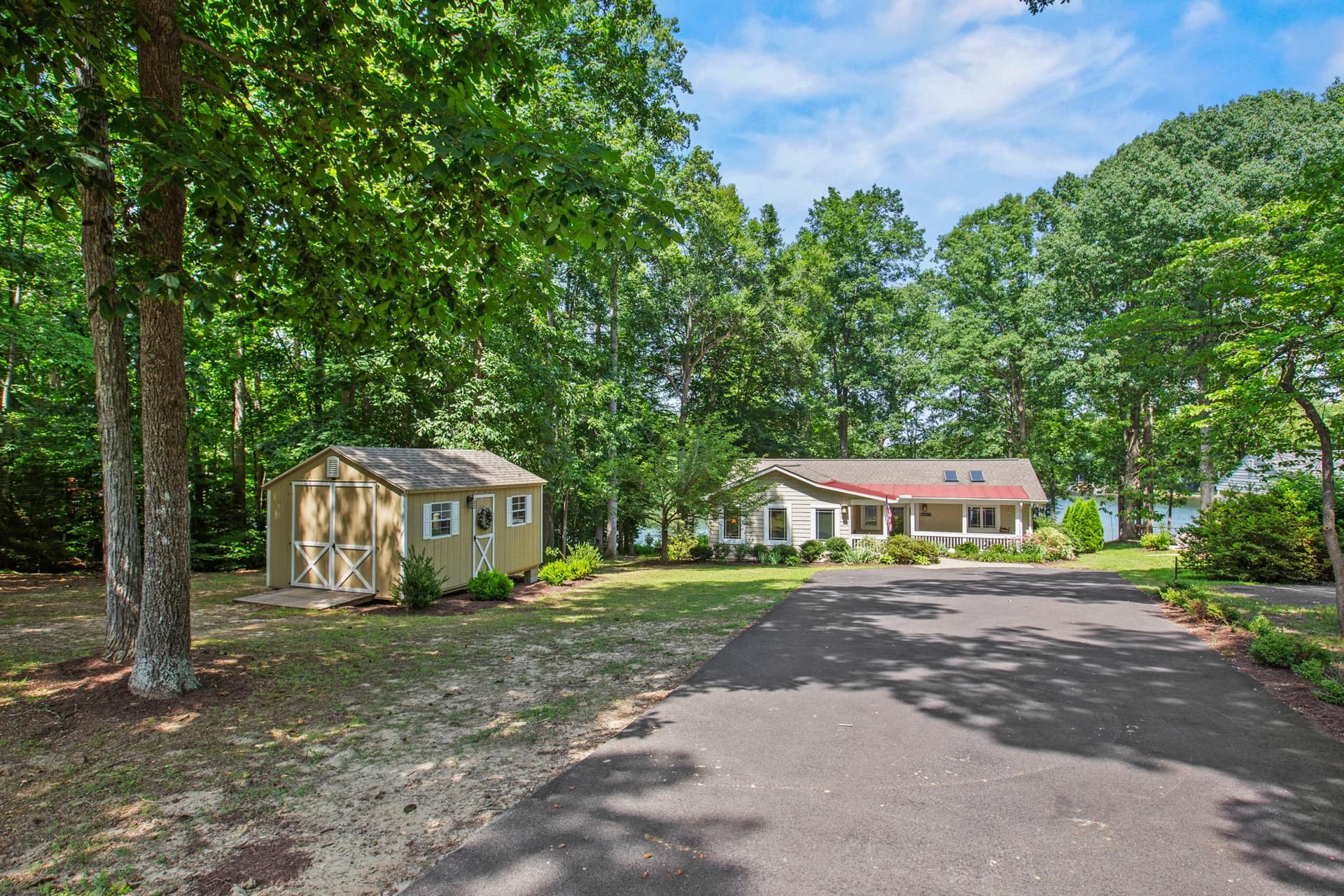 322 Lake Caroline Dr photo 32