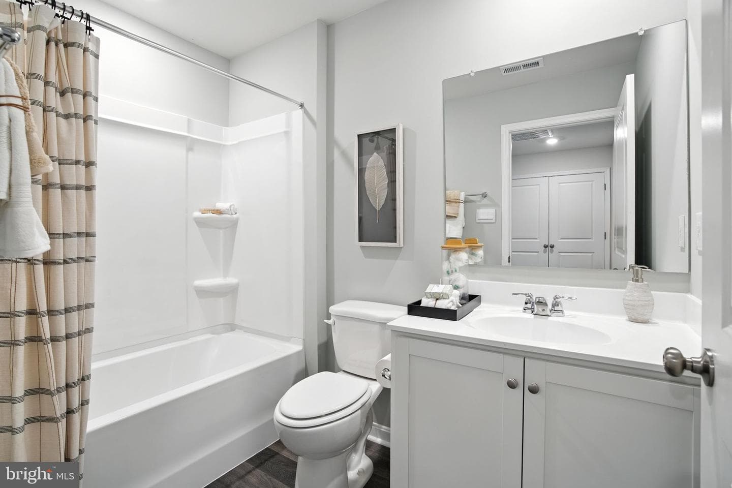 17391 Riverside Drive photo 16