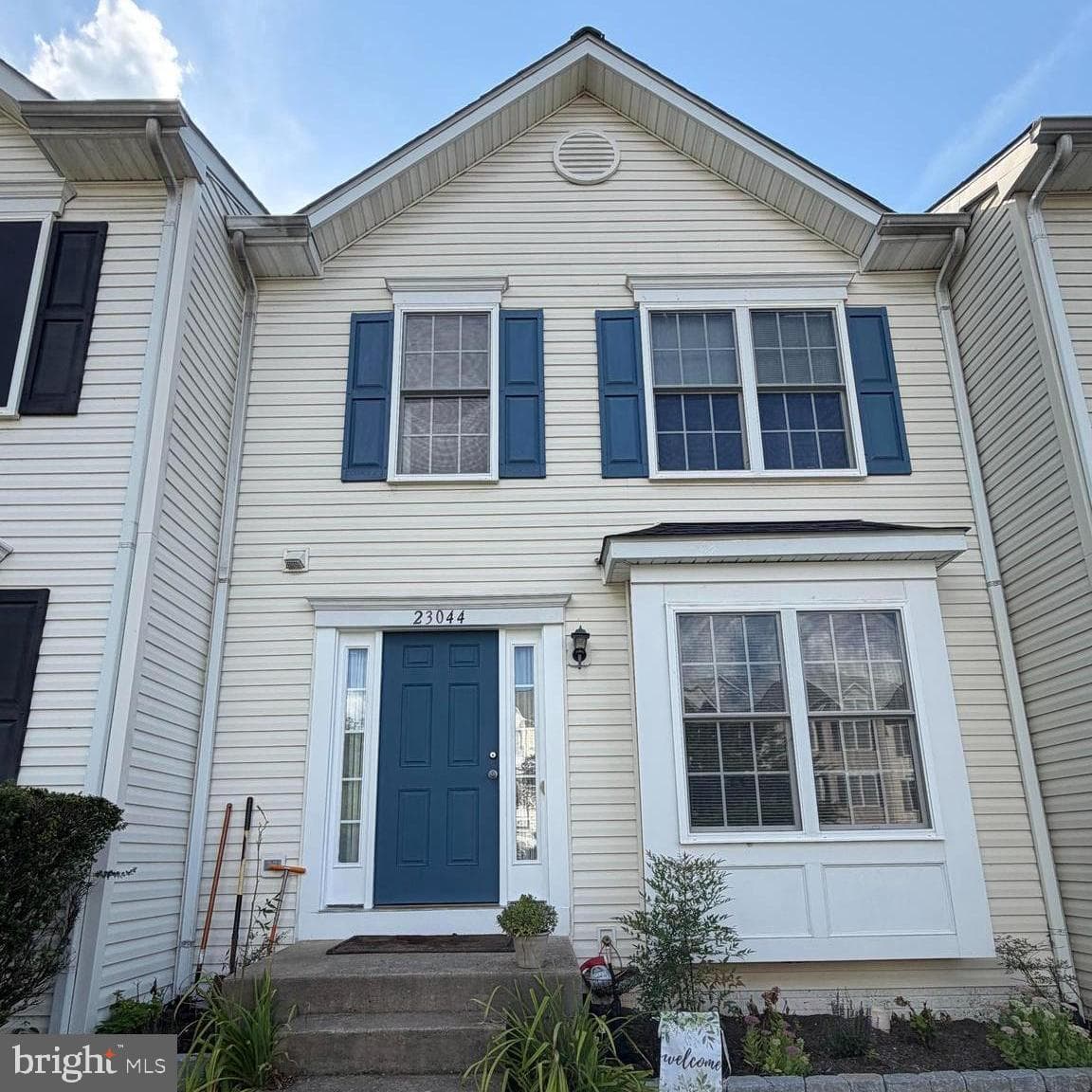 23044 Sir Barton Court photo 1