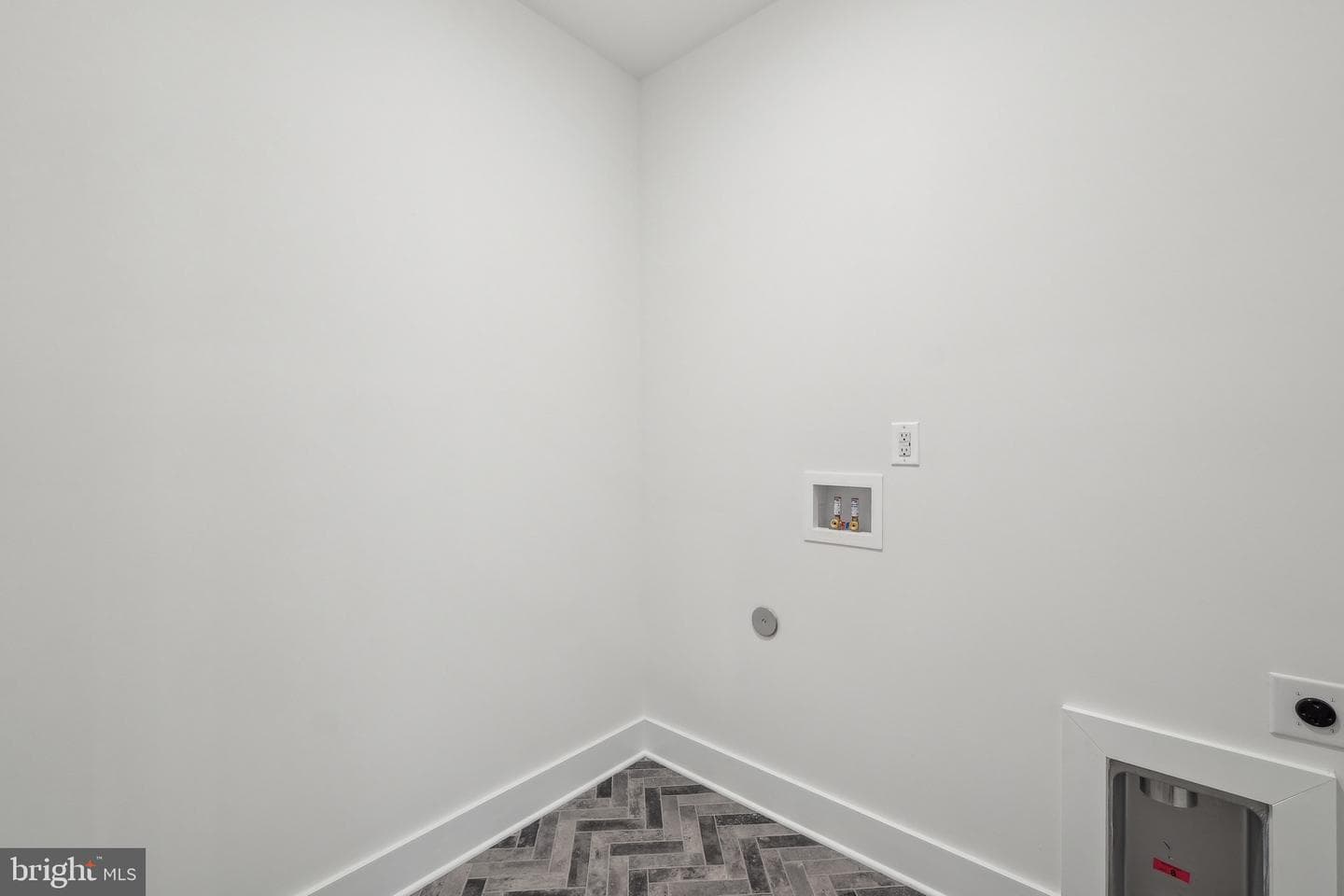 161 Logan Way photo 8