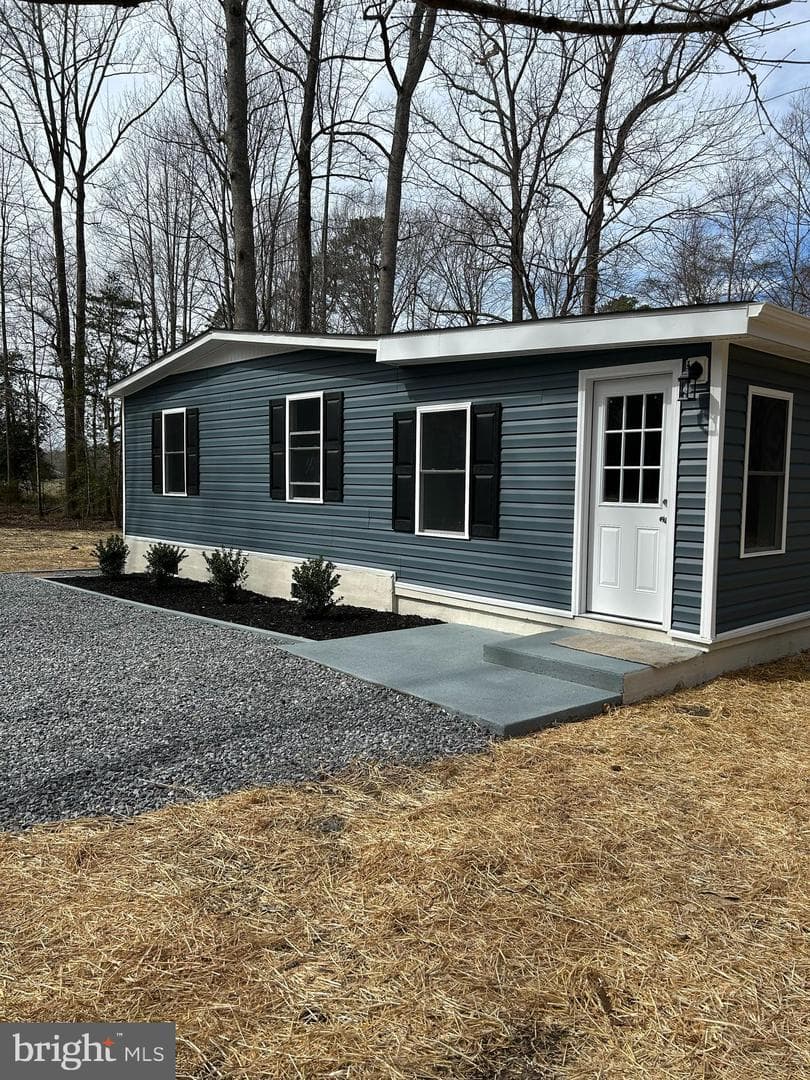 141 Printer Lane photo 3